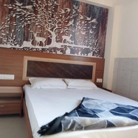 Hotel Shree Krishna Ahmedabad Exterior foto